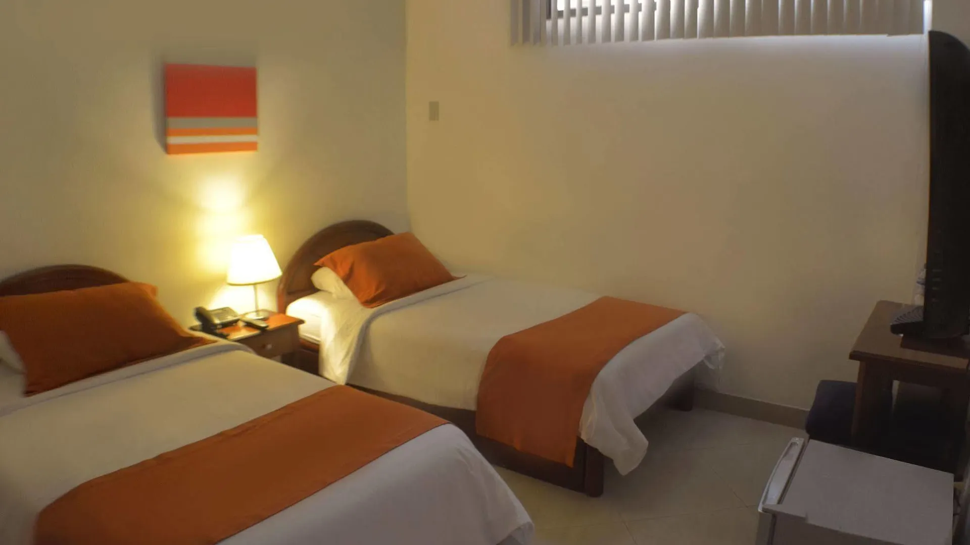 Hotel Castell - Cerca Del Aeropuerto Guayaquil