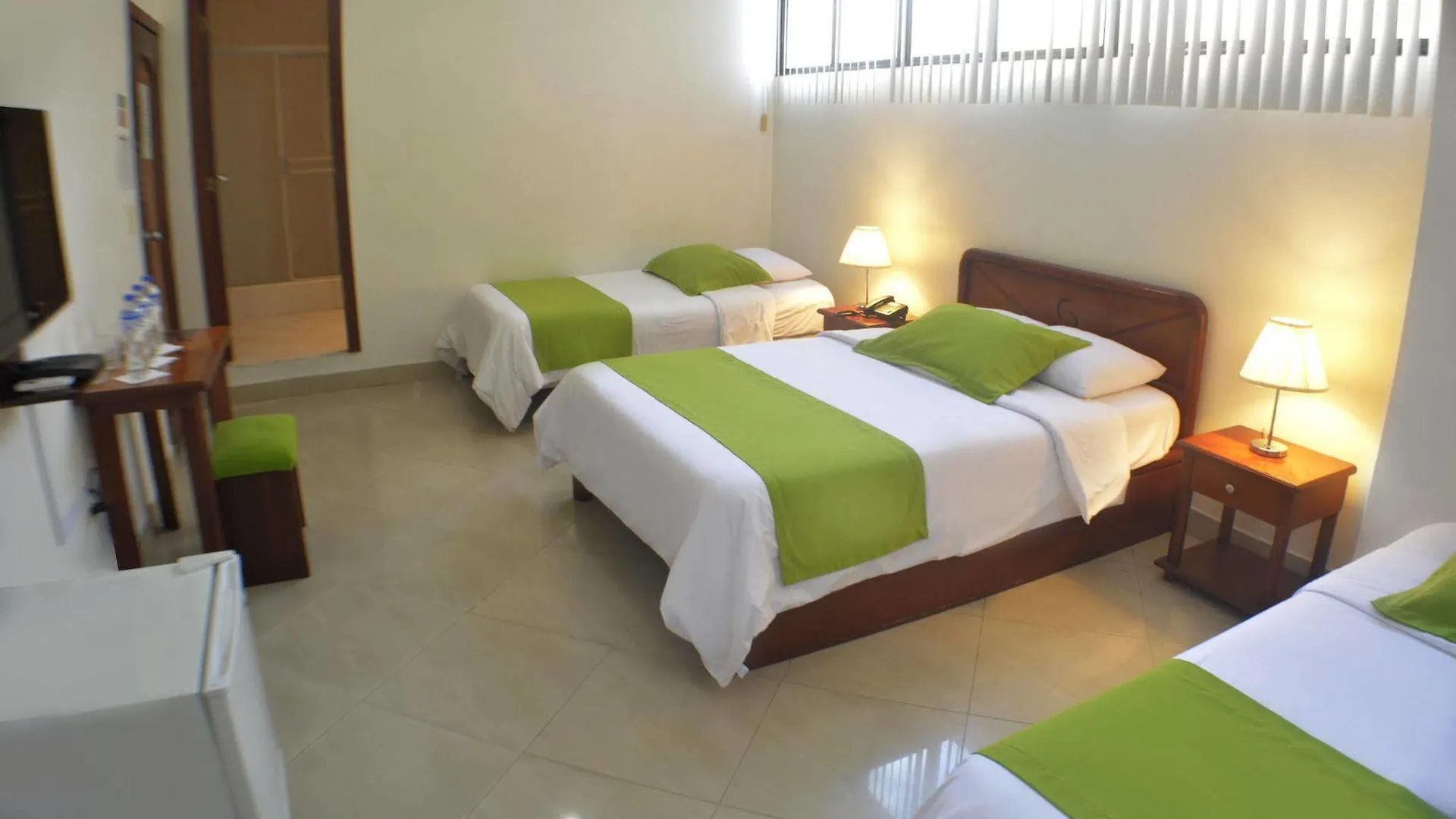 Hotel Castell - Cerca Del Aeropuerto Guayaquil